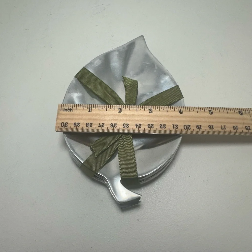 CRATE AND BARREL Metal Leaf Plates 6.5” Set of 4 New